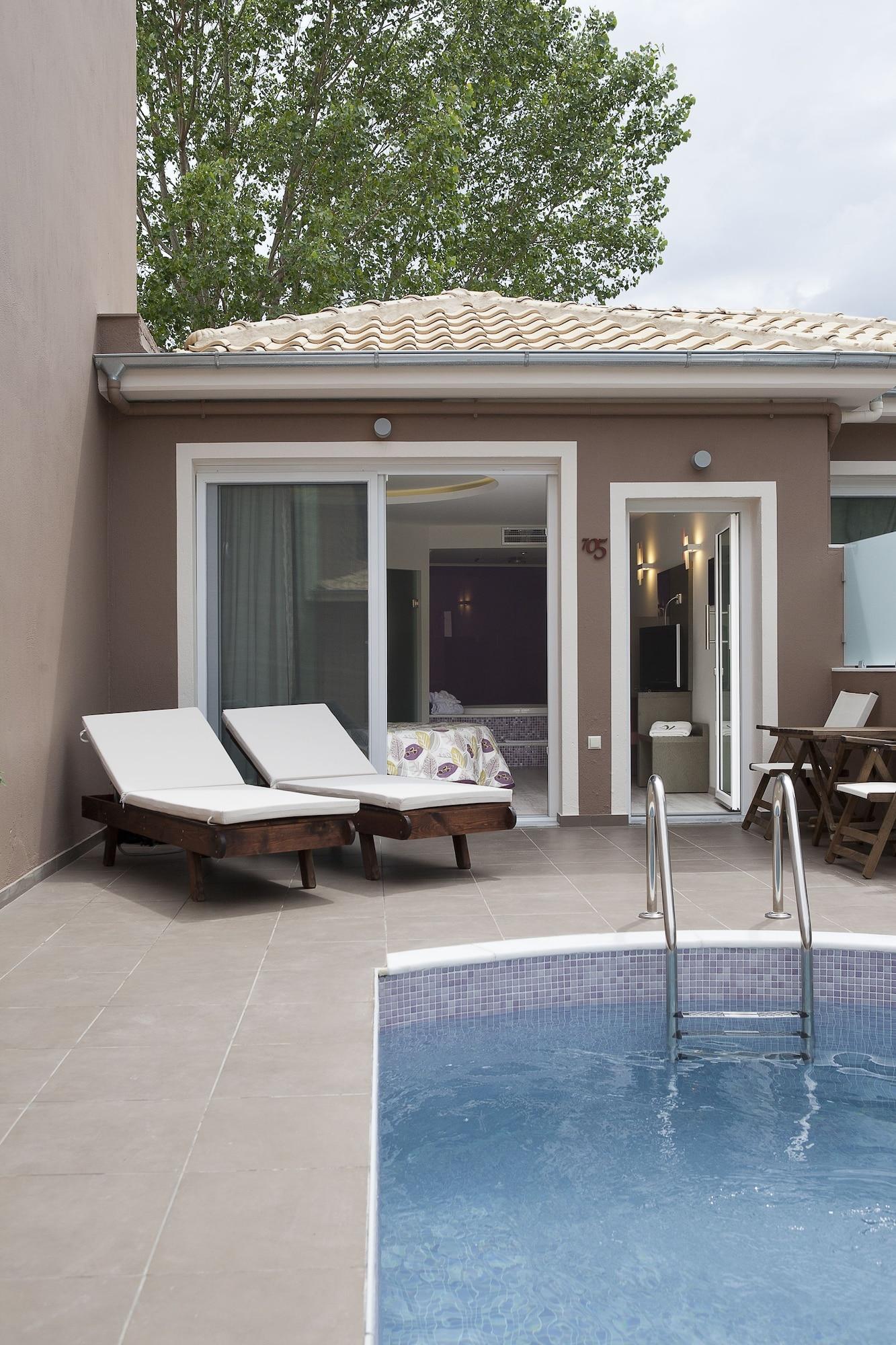 Alexandra Golden Boutique Hotel-Adults Only 크리시 아모우디아 외부 사진