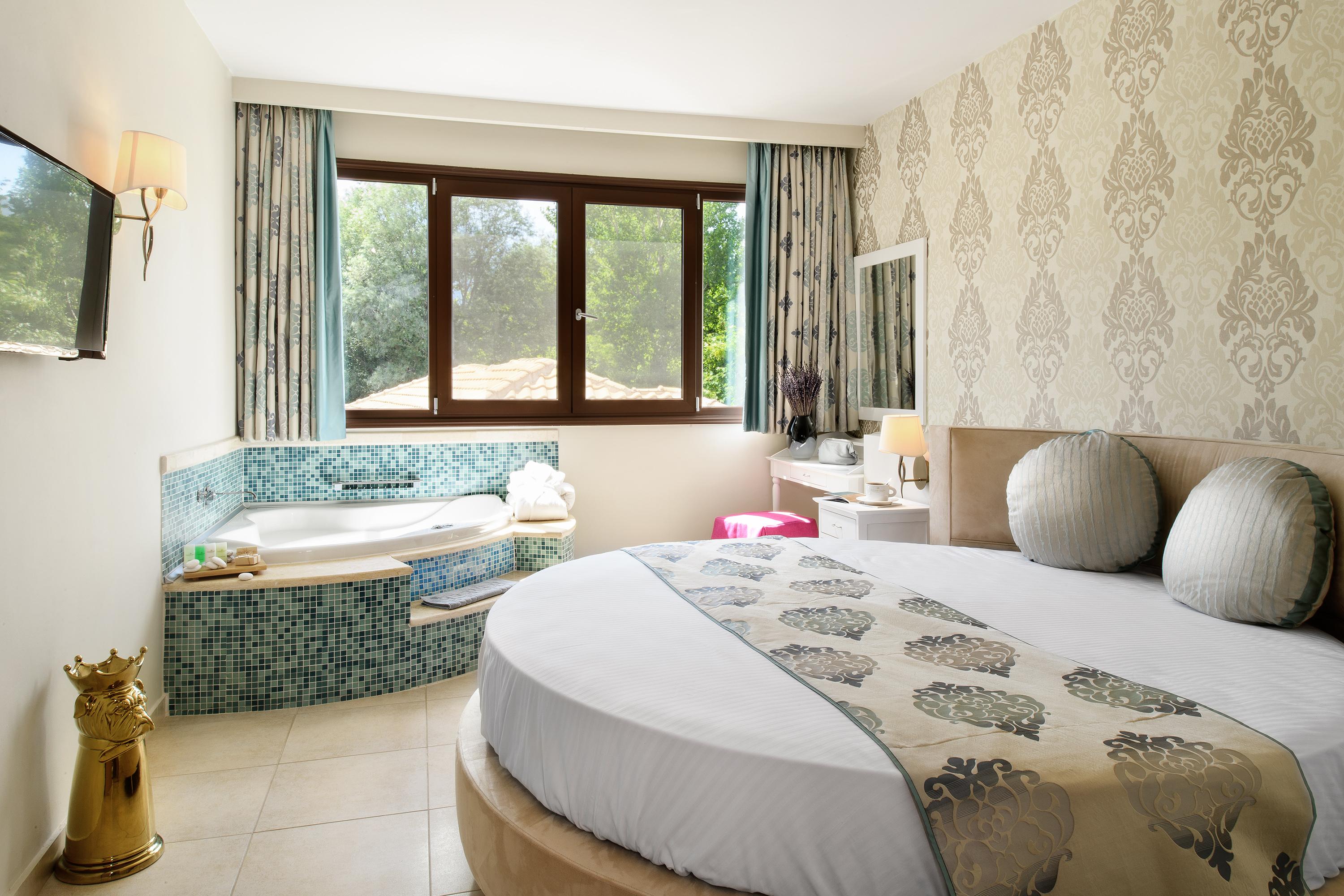 Alexandra Golden Boutique Hotel-Adults Only 크리시 아모우디아 외부 사진
